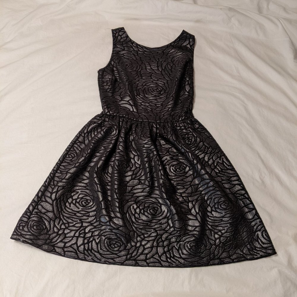 love...ady Sleeveless Dress Black Rose Pattern XS